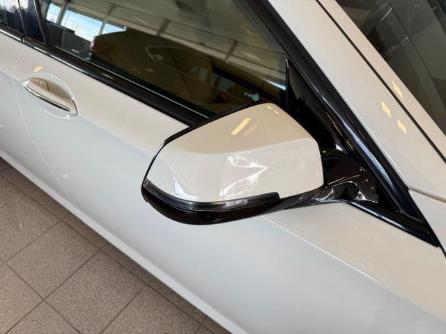 BMW 7 Series photo 12