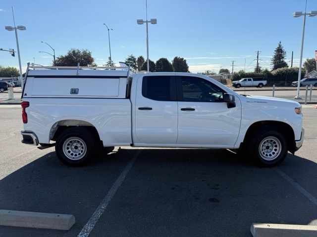Chevrolet Silverado photo 3