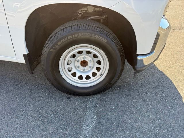 Chevrolet Silverado photo 12