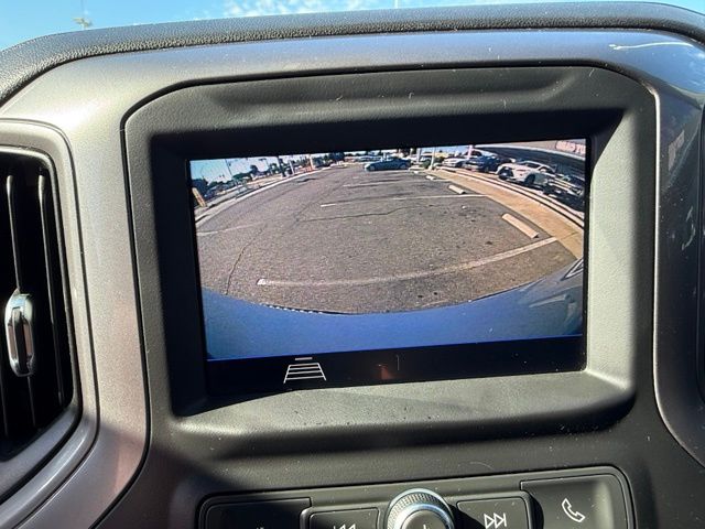 Chevrolet Silverado photo 16
