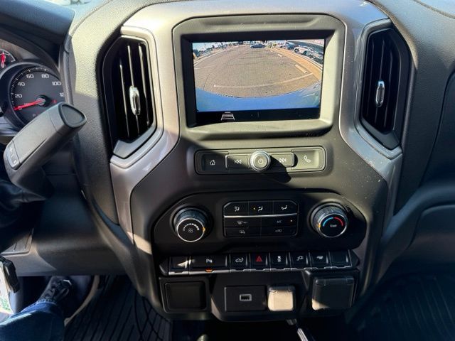 Chevrolet Silverado photo 17