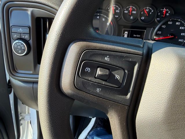 Chevrolet Silverado photo 18