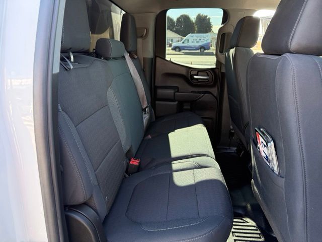 Chevrolet Silverado photo 27
