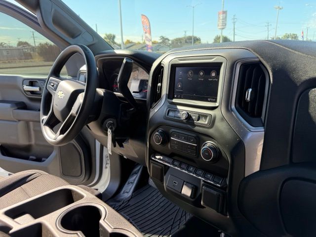 Chevrolet Silverado photo 29