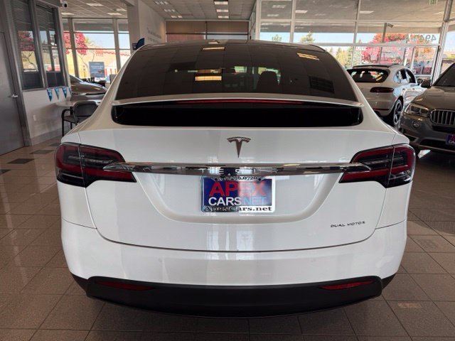 Tesla Model X photo 5