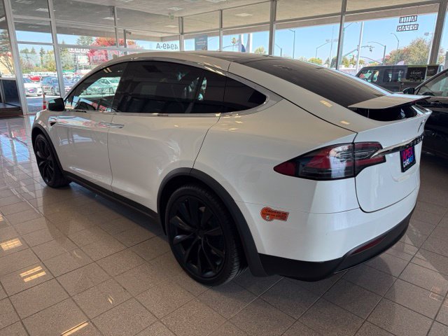 Tesla Model X photo 6