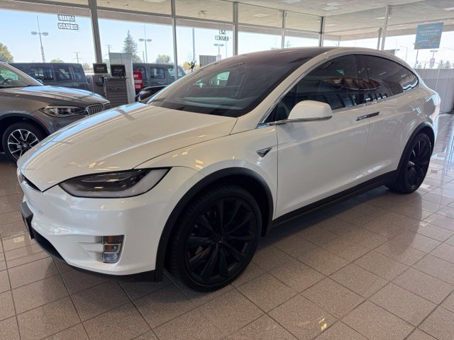 Tesla Model X photo 7