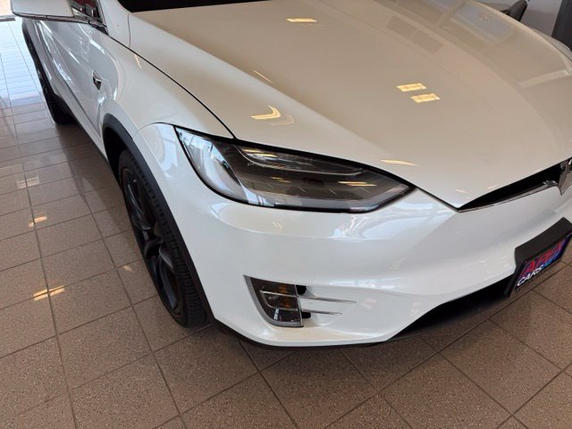 Tesla Model X photo 9