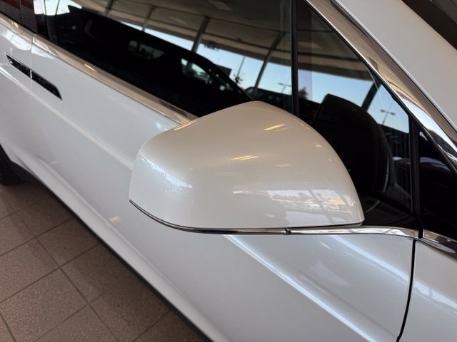 Tesla Model X photo 12