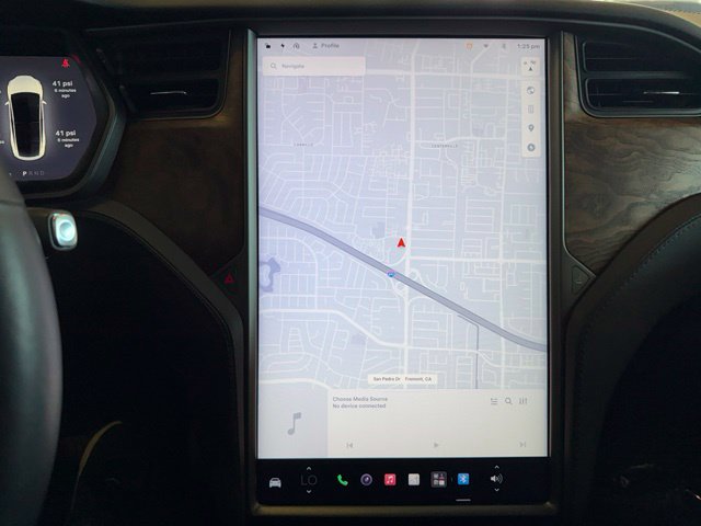 Tesla Model X photo 14
