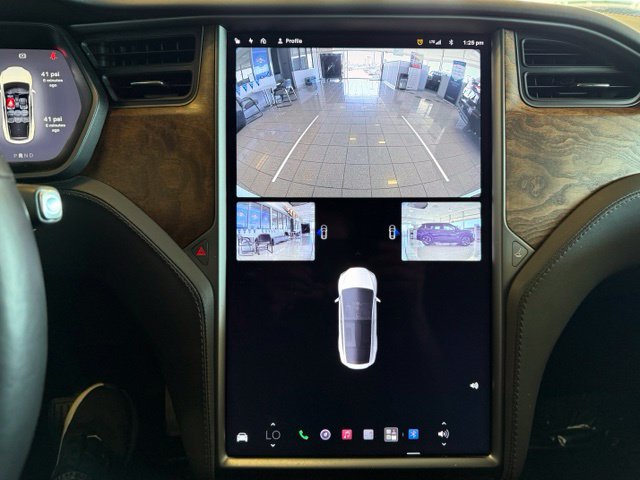 Tesla Model X photo 15