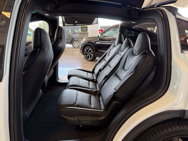 Tesla Model X photo 21
