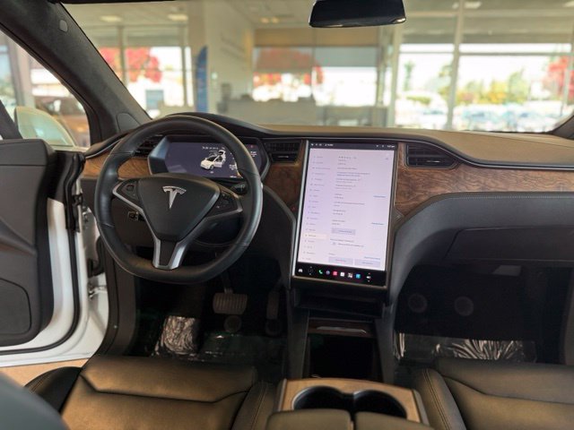 Tesla Model X photo 25