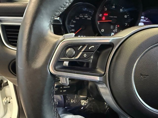 Porsche Macan photo 18