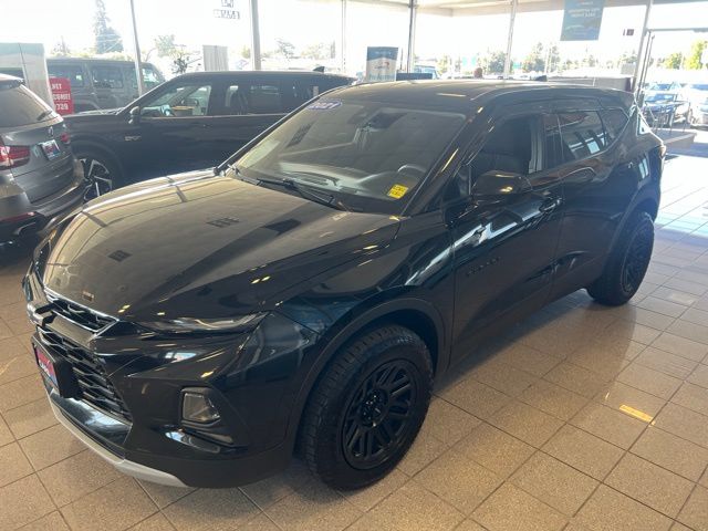 Chevrolet Blazer photo 3