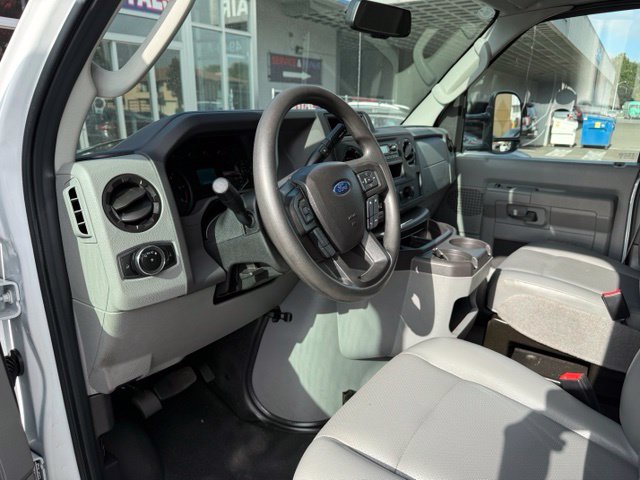 Ford E-Series Cutaway photo 11