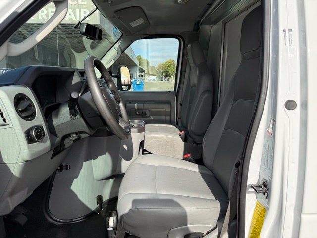 Ford E-Series Cutaway photo 19
