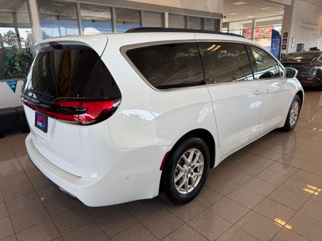Chrysler Pacifica photo 4