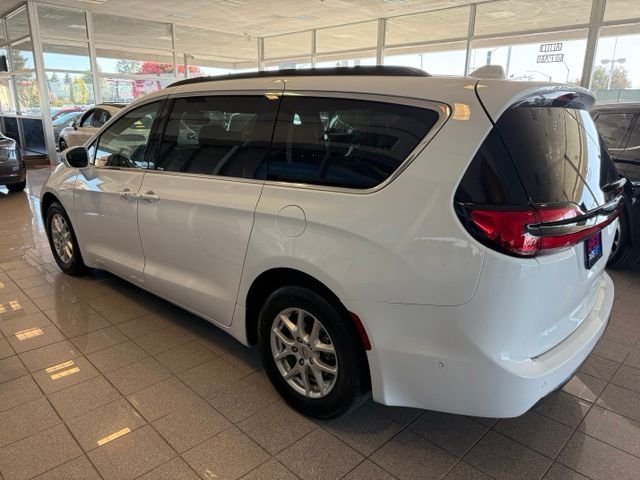 Chrysler Pacifica photo 6