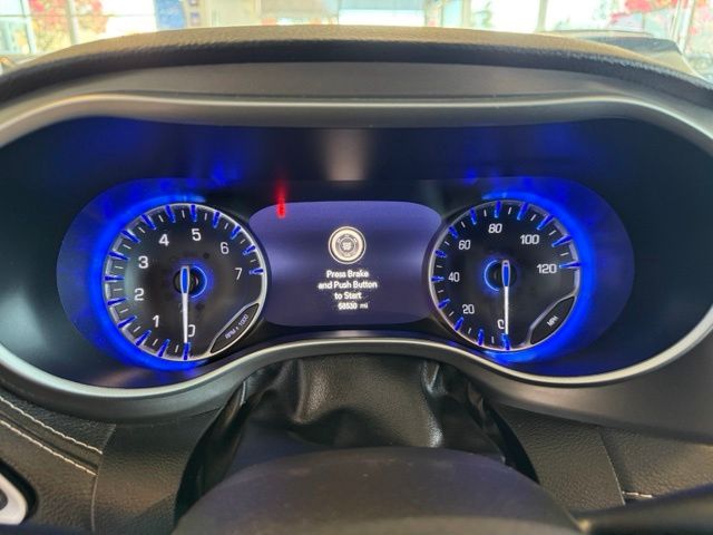 Chrysler Pacifica photo 14
