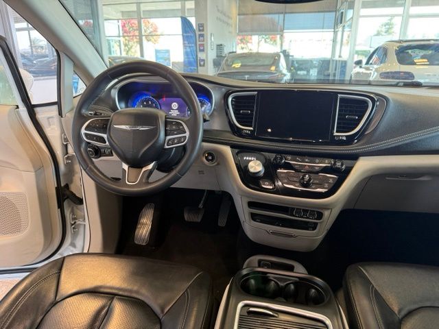 Chrysler Pacifica photo 27