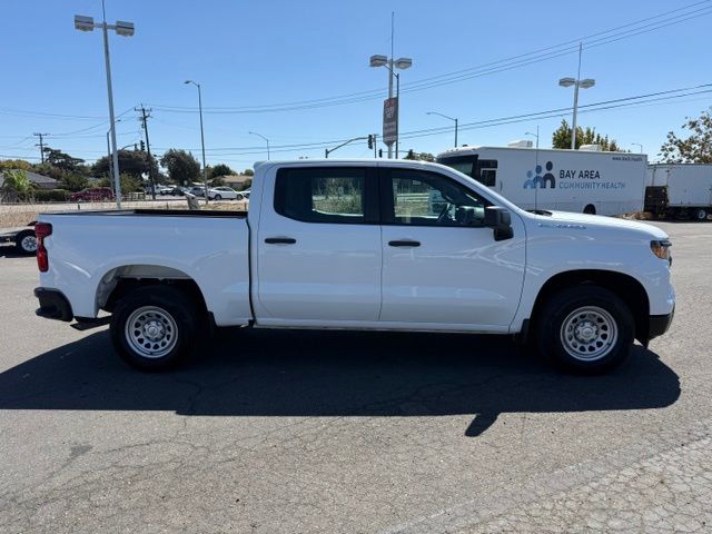 Chevrolet Silverado photo 3