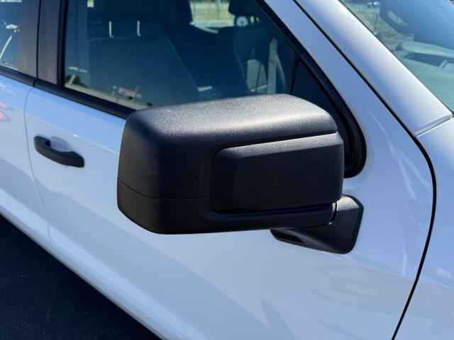 Chevrolet Silverado photo 14