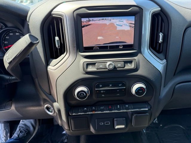 Chevrolet Silverado photo 18