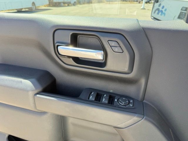 Chevrolet Silverado photo 20