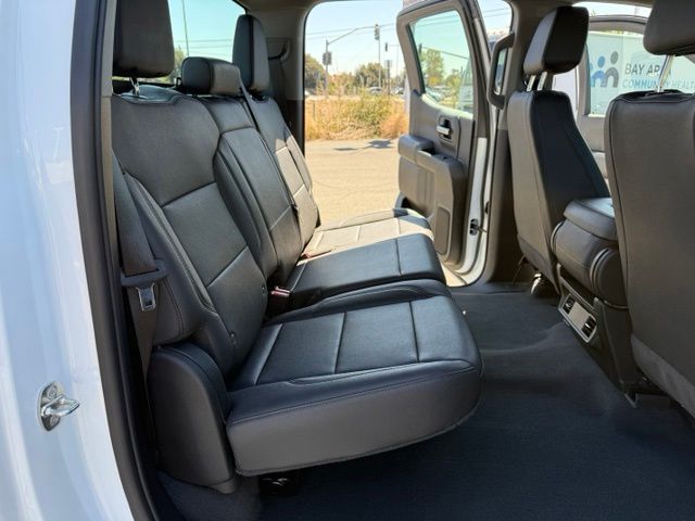 Chevrolet Silverado photo 24