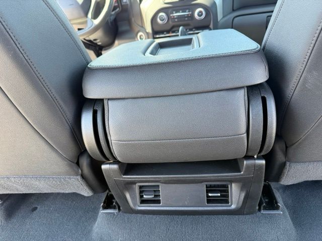Chevrolet Silverado photo 25