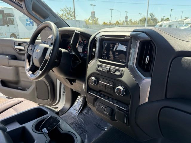 Chevrolet Silverado photo 27