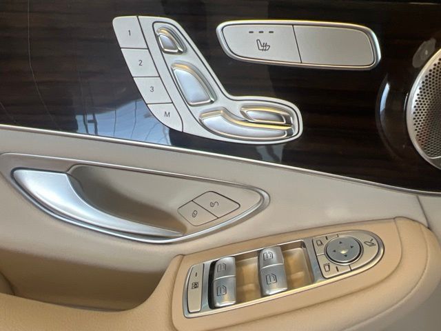 Mercedes-Benz GLC photo 32