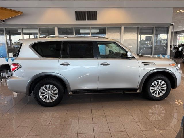 Nissan Armada photo 3