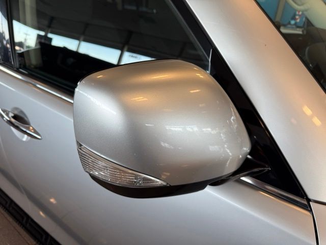 Nissan Armada photo 12