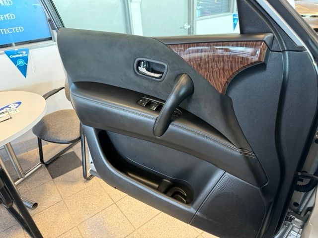 Nissan Armada photo 22