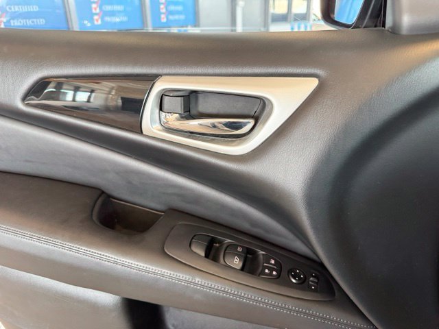 Nissan Pathfinder photo 19