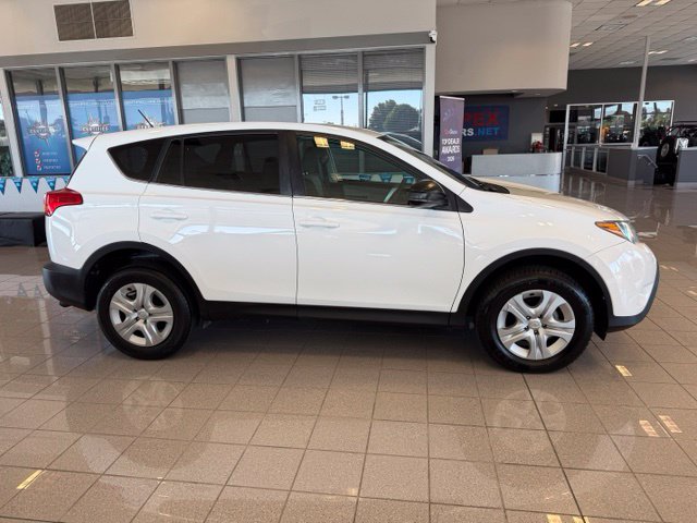 Toyota RAV4 photo 3