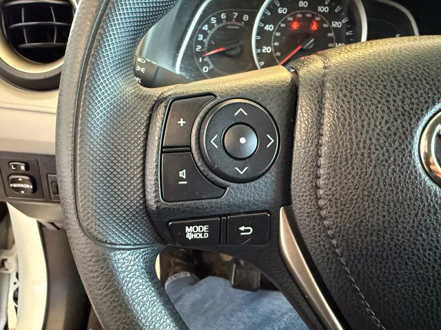 Toyota RAV4 photo 18