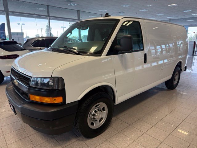 Chevrolet Express photo 2