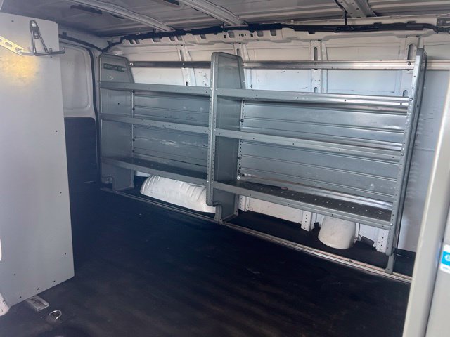Chevrolet Express photo 17