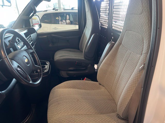 Chevrolet Express photo 21