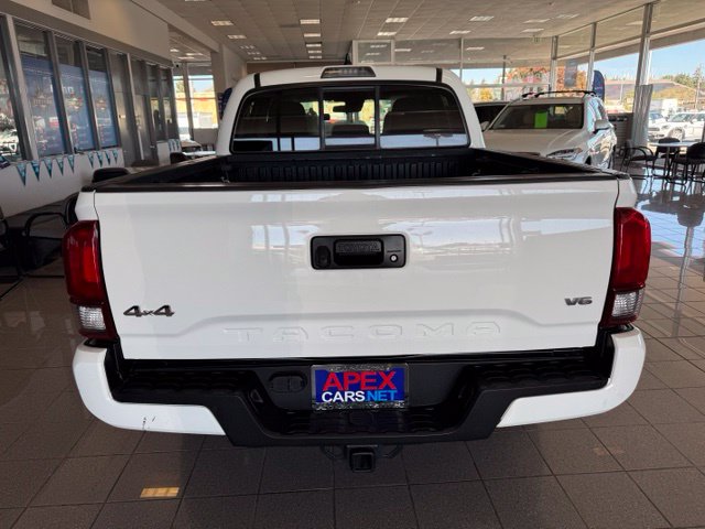 Toyota Tacoma photo 5