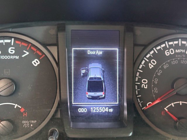 Toyota Tacoma photo 13