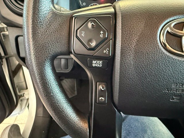 Toyota Tacoma photo 19
