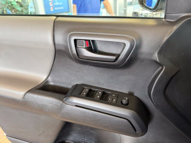 Toyota Tacoma photo 20
