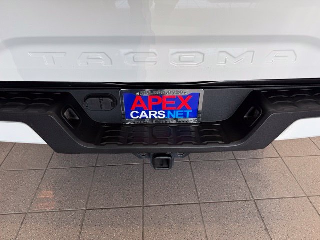 Toyota Tacoma photo 23