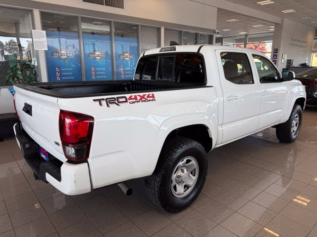 Toyota Tacoma photo 4