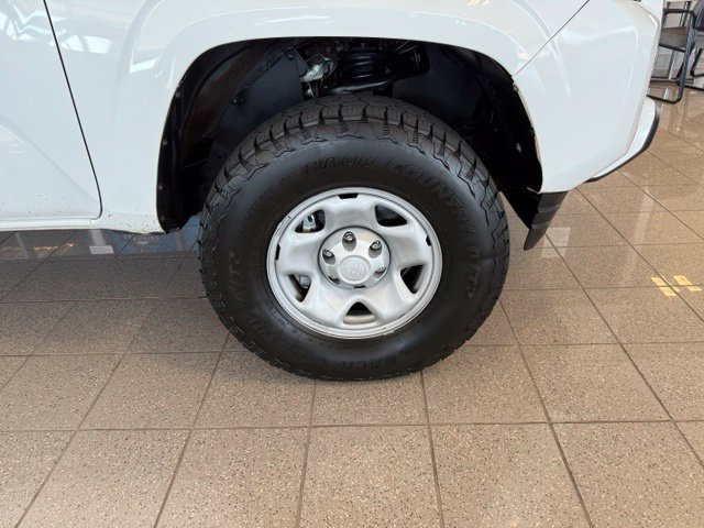 Toyota Tacoma photo 11