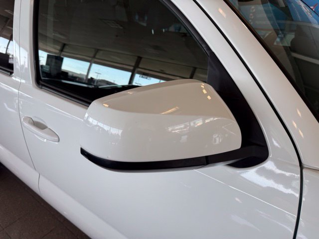 Toyota Tacoma photo 12